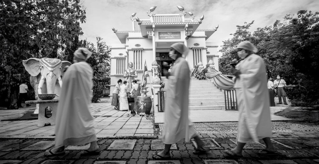 Becoming Buddhist: A Calling for Personal Growth, by Cindy Rasicot. Photograph of ordination ceremony, courtesy of Cindy Rasicot